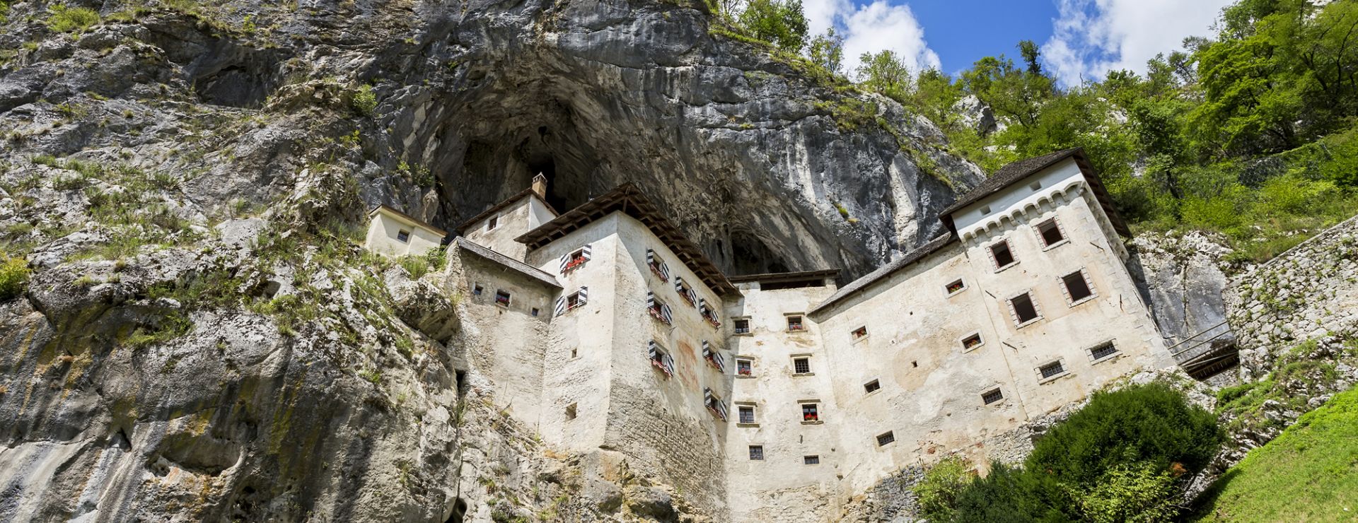 Predjama Castle